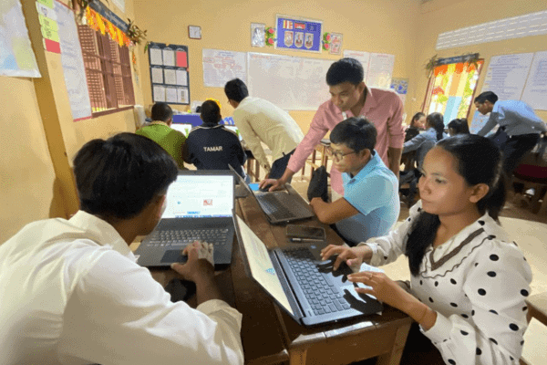 TDSO Teacher Training in Cambodia - TDSO supports educators' development.